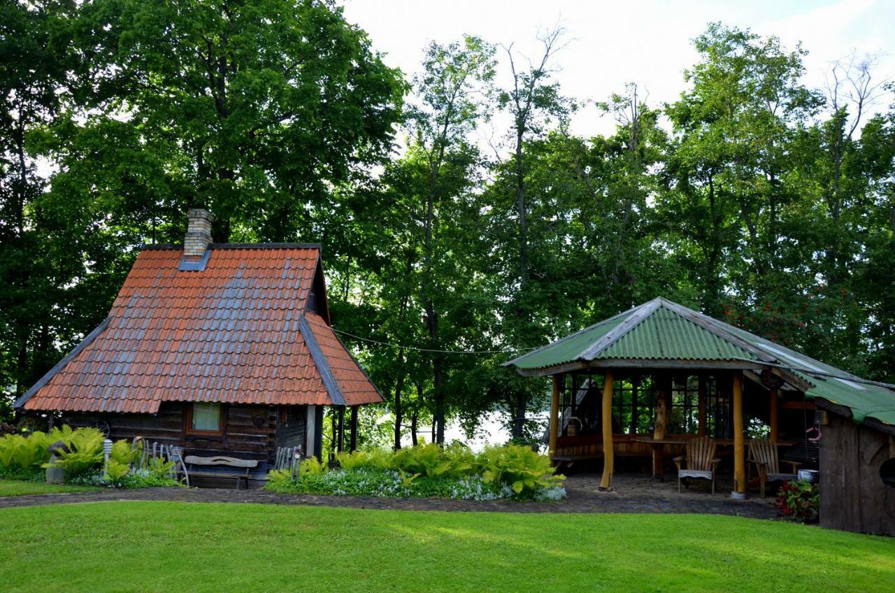 Perkonu Namins Villa Balvi Eksteriør billede