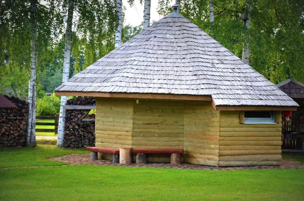 Perkonu Namins Villa Balvi Eksteriør billede