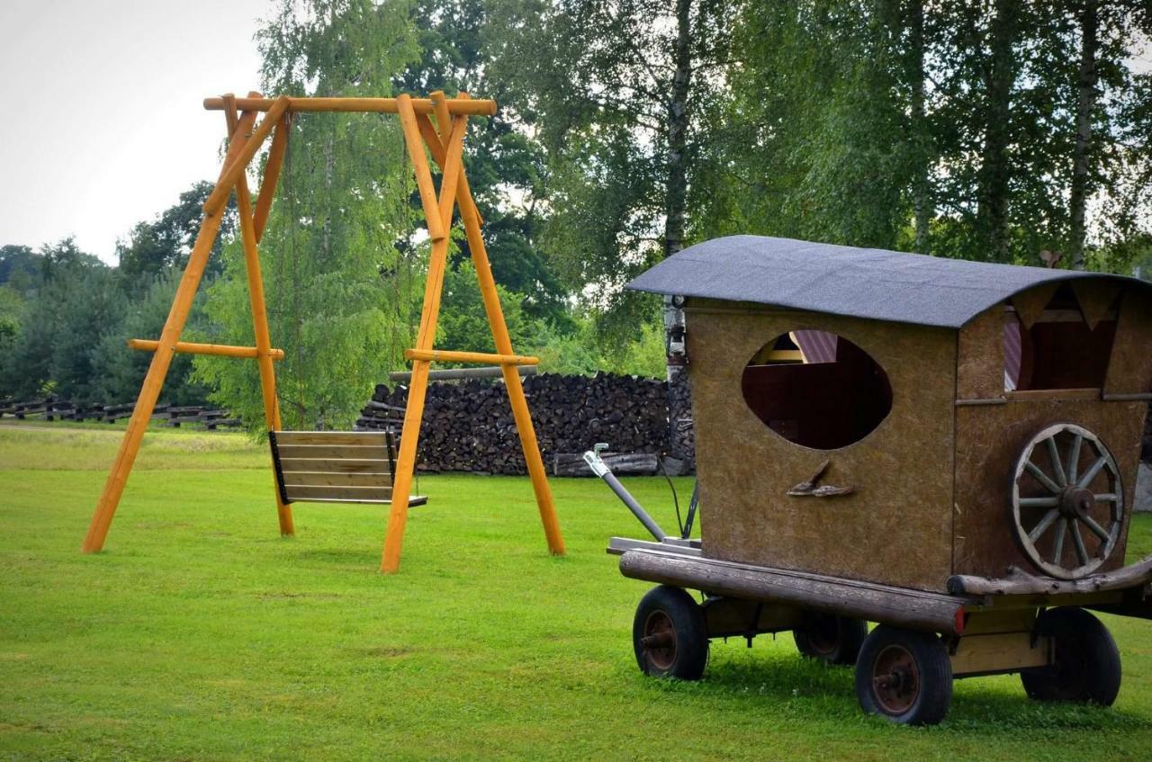Perkonu Namins Villa Balvi Eksteriør billede